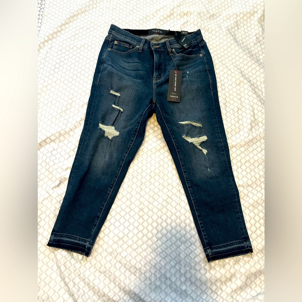 TORRID Sky high skinny crop jeans